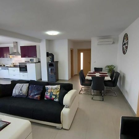 Apartments Bora Liznjan Luaran gambar