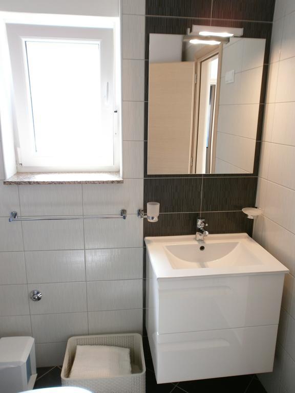 Apartments Bora Liznjan Bilik gambar
