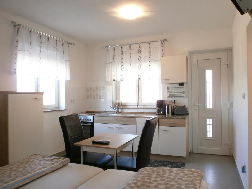Apartments Bora Liznjan Bilik gambar