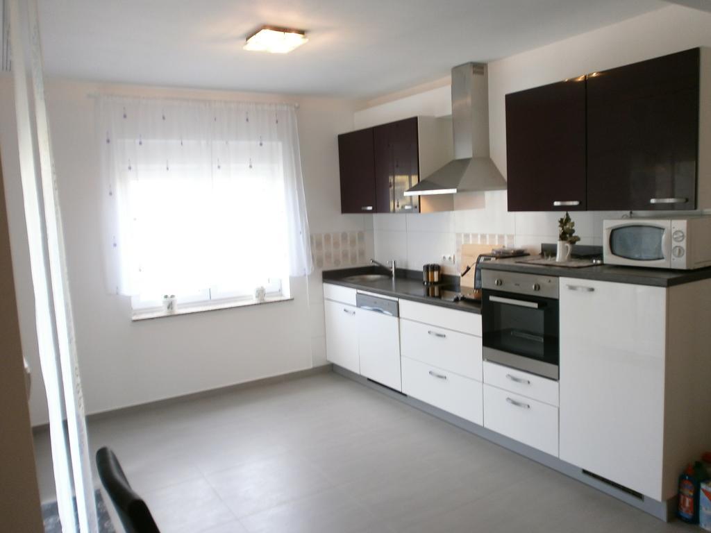 Apartments Bora Liznjan Bilik gambar