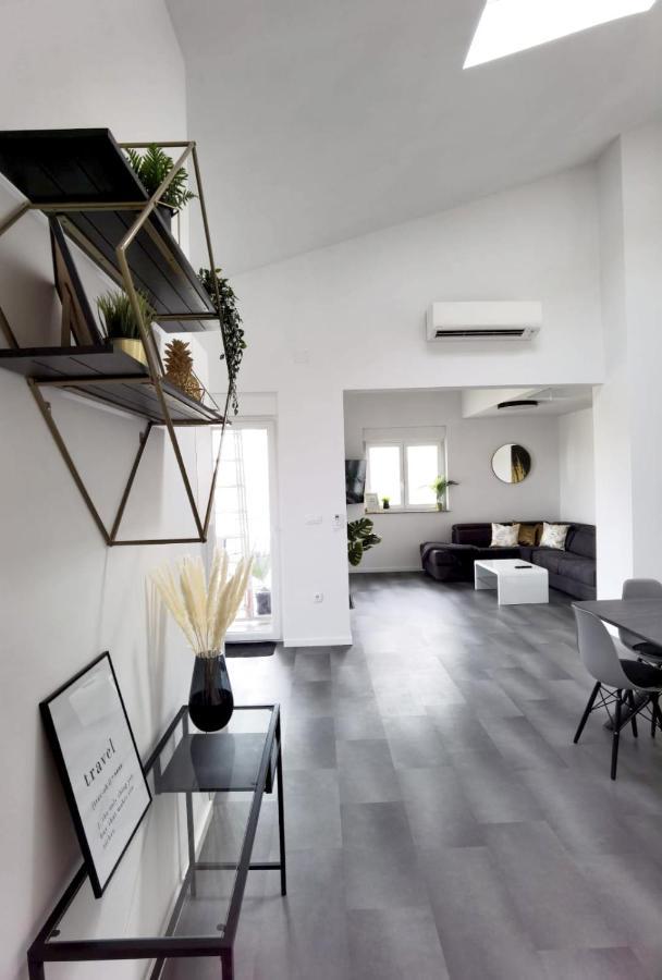 Apartments Bora Liznjan Luaran gambar