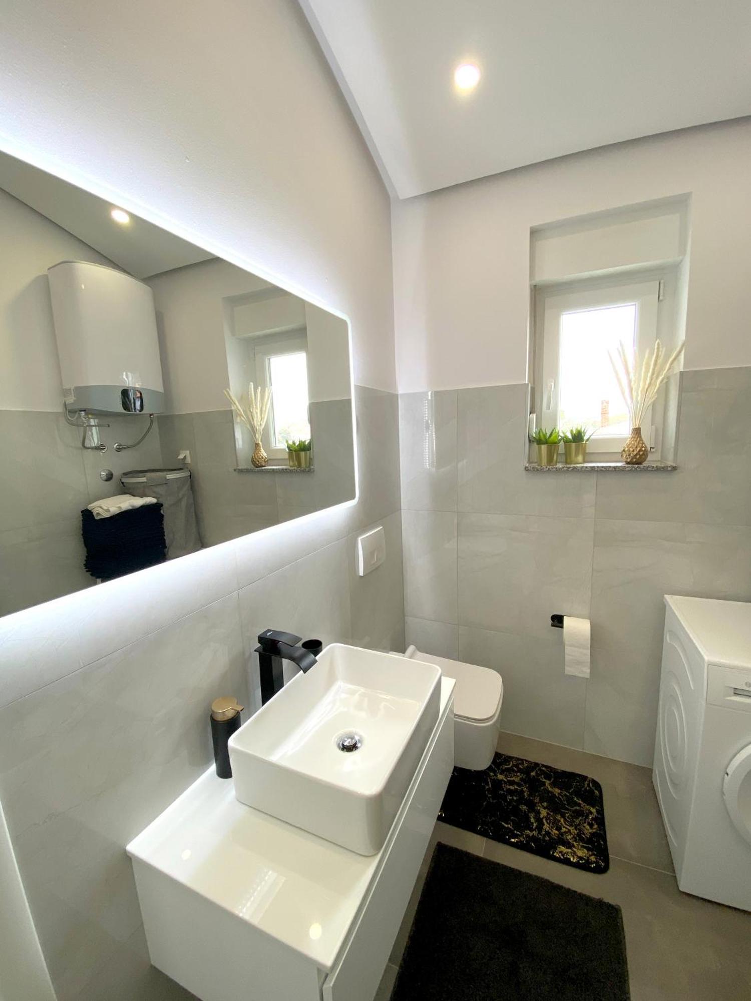 Apartments Bora Liznjan Luaran gambar