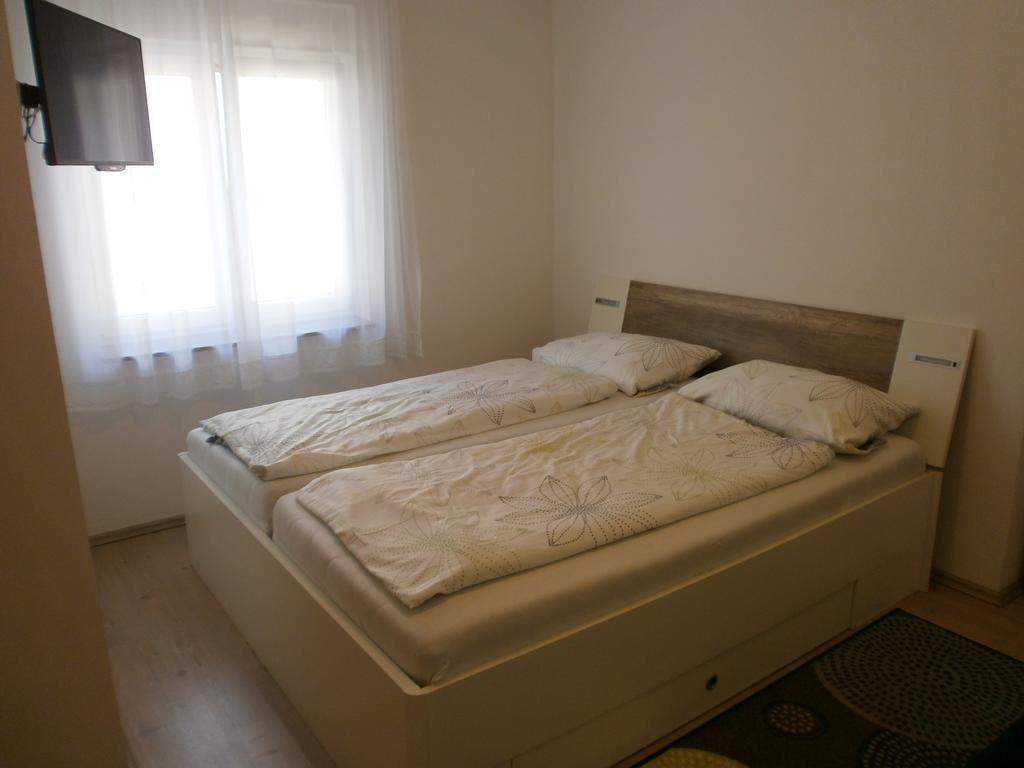 Apartments Bora Liznjan Luaran gambar